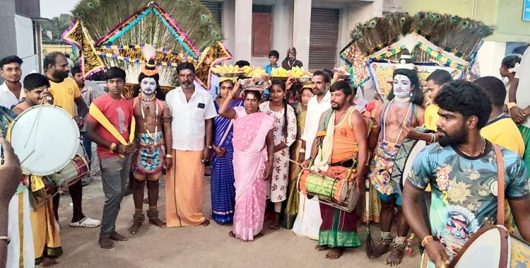 அருள்மிகு ஸ்ரீ முத்துமாரியம்மன் திருக்கோவிலின் மண்டல பூஜையினையொட்டி வாண வேடிக்கையுடன் கூடிய மாவிளக்கு ஊர்வலம் .!