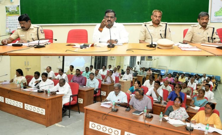 கிருஷ்ணகிரி மாவட்ட நீதிமன்றங்கள் மற்றும் சார்பு நீதிமன்றங்களில் பணியாற்றும் அரசு வழக்கறிஞர்கள் மற்றும் அரசு அலுவலர்களுக்கான ஆய்வுக் கூட்டம் .!