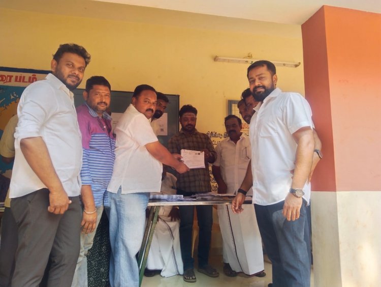 தென்காசி  மாவட்டம் குற்றாலம் பேரூர் திமுக குற்றாலம் பேரூராட்சி நகரிய பள்ளியில் வைத்து நடைபெற்ற SIR  வாக்காளர் படிவம் நிரப்புதல் முகாம்.!