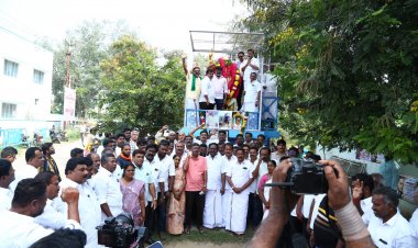 கிருஷ்ணகிரி வட்டார வளர்ச்சி அலுவலகத்தின் அருகில் உள்ள டாக்டர் அம்பேத்கர் திருவுருவ சிலைக்கு மாலை அணிவித்த எம்.எல்.ஏ .!