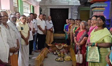 கிருஷ்ணகிரி காவலர் குடியிருப்பு பகுதியில் அமைந்துள்ள ஸ்ரீ முத்து வினாயகர் திருக்கோவிலில் வாசல் கதவு வைப்பதற்கான சிறப்பு பூஜைகள் வெகு சிறப்பாக நடைபெற்றது.!