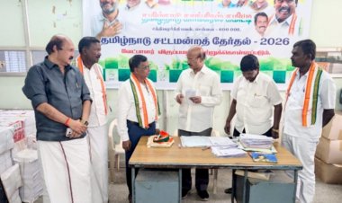 கிருஷ்ணகிரி மற்றும் பர்கூர் ஆகிய இரு சட்ட மன்றத் தொகுதிகளில் காங்கிரஸ் கட்சி சார்பில் போட்டியிட  ஆடிட்டர் பி.சி.வடிவேல் சென்னை சத்தியமூர்த்தி பவனில் தனது விருப்ப மனுவினைக் கொடுத்தார்.!