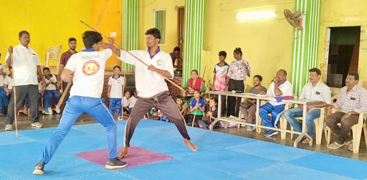 கிருஷ்ணகிரியில் மாநில அளவிலான சிலம்பம் சாம்பியன் ஷிப் போட்டியில் ஏராளமான பள்ளி மாணவ, மாணவிகள் கலந்துக் கொண்டனர்.!
