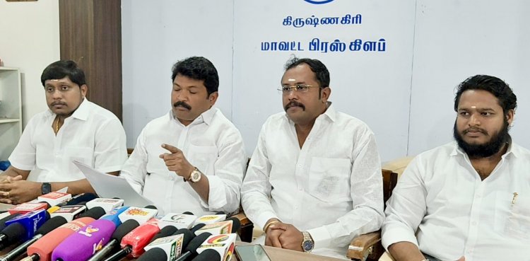 ராஜிவ்காந்தி கல்லூரி நிறுவனரும், காங்கிரஸ் கட்சி பிரமுகருமான மூர்த்தி, அக்கட்சியில் இருந்து விலகி த.வெ.க.,வில் தன்னை இணைத்துக் கொண்டார்.! 