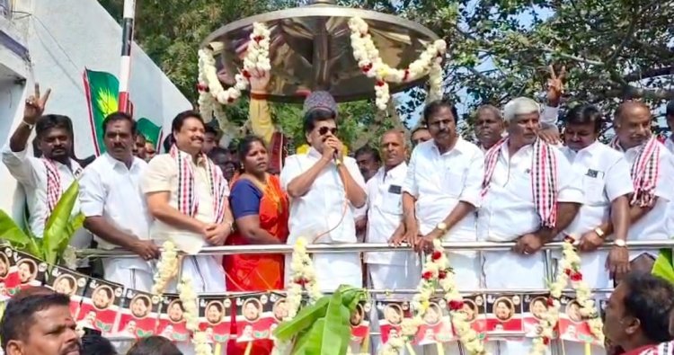 அதிமுக மகளிர் அணி சார்பில் முன்னாள் முதல்வர் எம்.ஜி.ஆரின் பிறந்த நாளினை முன்னிட்டு மாபெரும் அன்னதானம்.!