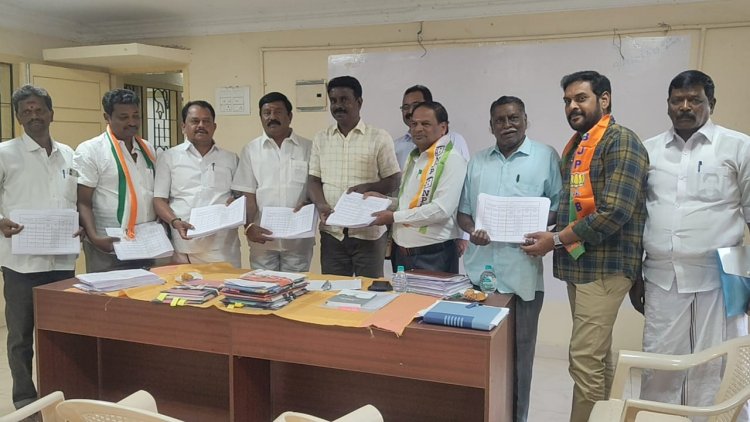 கிருஷ்ணகிரி வருவாய் கோட்டாட்சியர் அலுவலகத்தில் அனைத்து அங்கீகரிக்கப்பட்ட அரசியல் கட்சியினருடன் ஆலோசனைக் கூட்டம் நடைபெற்றது.!