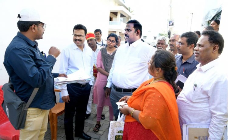 வாக்காளர்களிடமிருந்து பெறப்பட்ட படிவங்களான 6,7 மற்றும் 8 ஆகியவற்றின் மீது மேற்கொள்ளப்பட்ட நடவடிக்கைகள் குறித்து சிறப்பு தேர்தல் பார்வையாளர் ஆய்வு மேற்கொண்டார். !