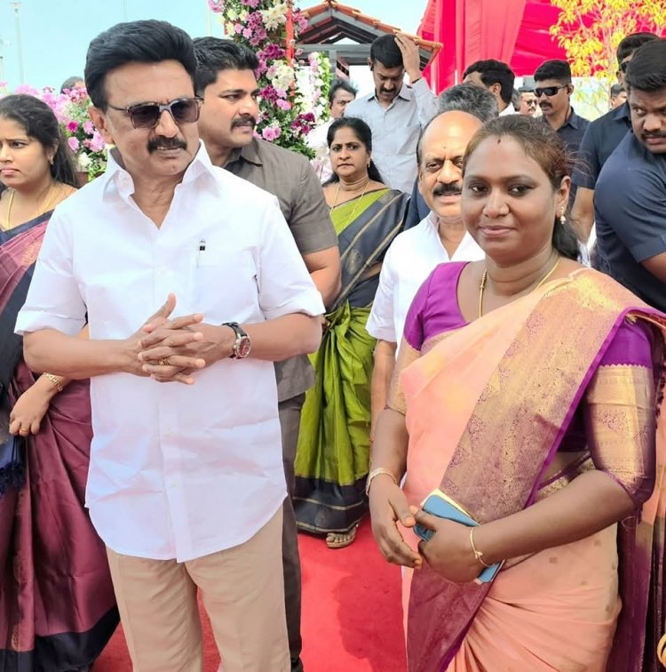 முதல்வரின் வரவேற்பில் அசத்திய முட்டுக்காடு ஊராட்சி மன்ற தலைவர் சங்கீதா மயில்வாகனன்.!