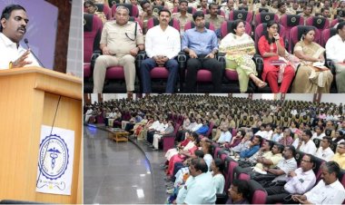 கிருஷ்ணகிரி அரசு மருத்துவக் கல்லூரி மருத்துவமனை கூட்டரங்கில், சட்டமன்ற பொதுத்தேர்தல் 2026 முன்னிட்டு,மாவட்ட ஆட்சியர் தலைமையில் கூட்டம். !