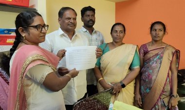 தமிழக அரசின் மருத்துவ கடைகள் எந்தெந்த இடங்களில் செயல்படுகிறது என்பது குறித்து தர்மபுரி உதவி மருந்து கட்டுப்பாடு இயக்குனர் அலுவலகத்தில் சமுக நுகர்வோர் பாதுகாப்பு நலச்சங்கத்தின் மாநில பொதுச் செயலாளர்.!