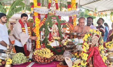 ஸ்ரீ சக்ர ஆஞ்சநேயர் திருக்கோவிலில் ஸ்ரீ சீதா ராமர் திருக்கல்யாணத்தை முன்னிட்டு நடைபெற்ற  ஊஞ்சல் உற்சவம்.!