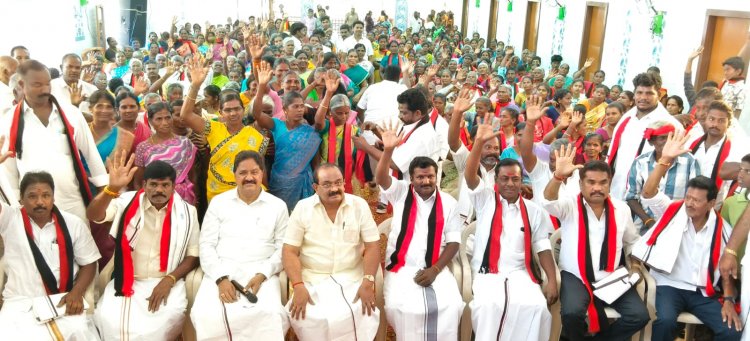 காவேரிப்பட்டினத்தில் ஓபிஎஸ் அணி மற்றும் மாற்று கட்சியினர் 1000 பேர் அமைச்சர் சக்கரபாணி முன்னிலையில் திமுகவில் இணைந்தனர்.!