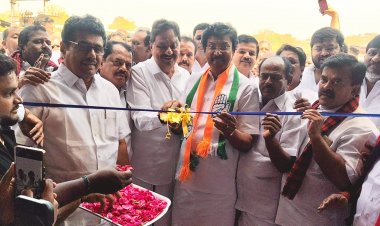 காங்கிரஸ் கட்சி தேர்தல் அலுவலகத்தினை கிழக்கு மாவட்ட திமுக செயலாளர் மதியழகன் திறந்து வைத்தார்.!