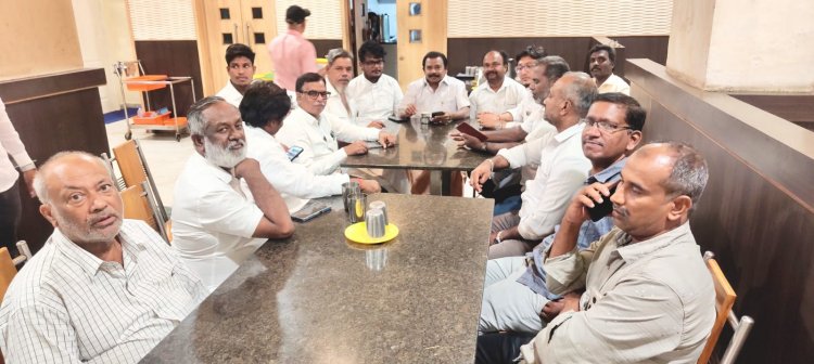 கிருஷ்ணகிரிக்கு வருகை தரும் காங்கிரஸ் சட்ட மன்ற தொகுதி வேட்பாளர் டாக்டர் செல்லக்குமாருக்கு கூட்டணி கட்சியின் சார்பில் சிறப்பான வரவேற்பு அளிப்பது என தீர்மானம். !