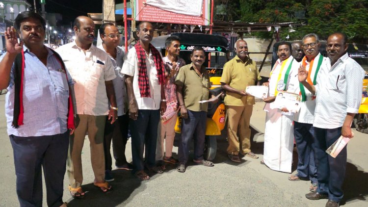 காங்கிரஸ் வேட்பாளர் டாக்டர் செல்லகுமாருக்கு கை சின்னத்தில் வாக்களிக்க காங்கிரஸ் கட்சி துரை தீவிர வாக்கு சேகரிப்பில் ஈடுபட்டார்."